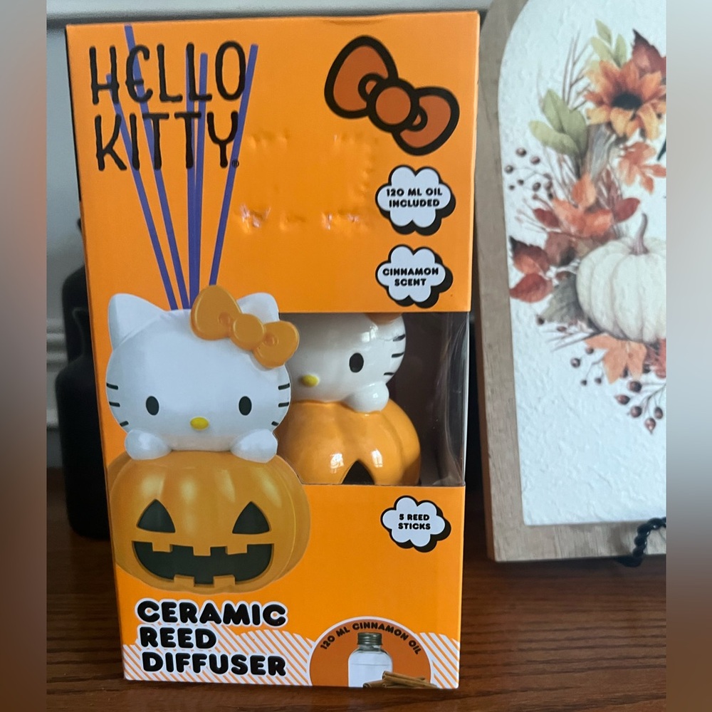 Hello Kitty Pumpkin 🎃 Ceramic Reed Diffuser NIB